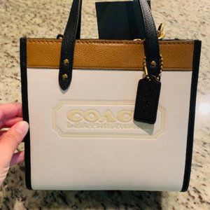 Field Tote 22 in Colorblock with Coach Badge